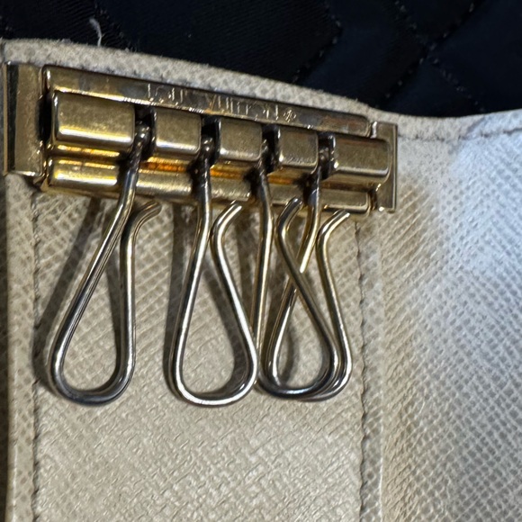 Louis Vuitton Damier Azure Key Holder - Picture 7 of 9